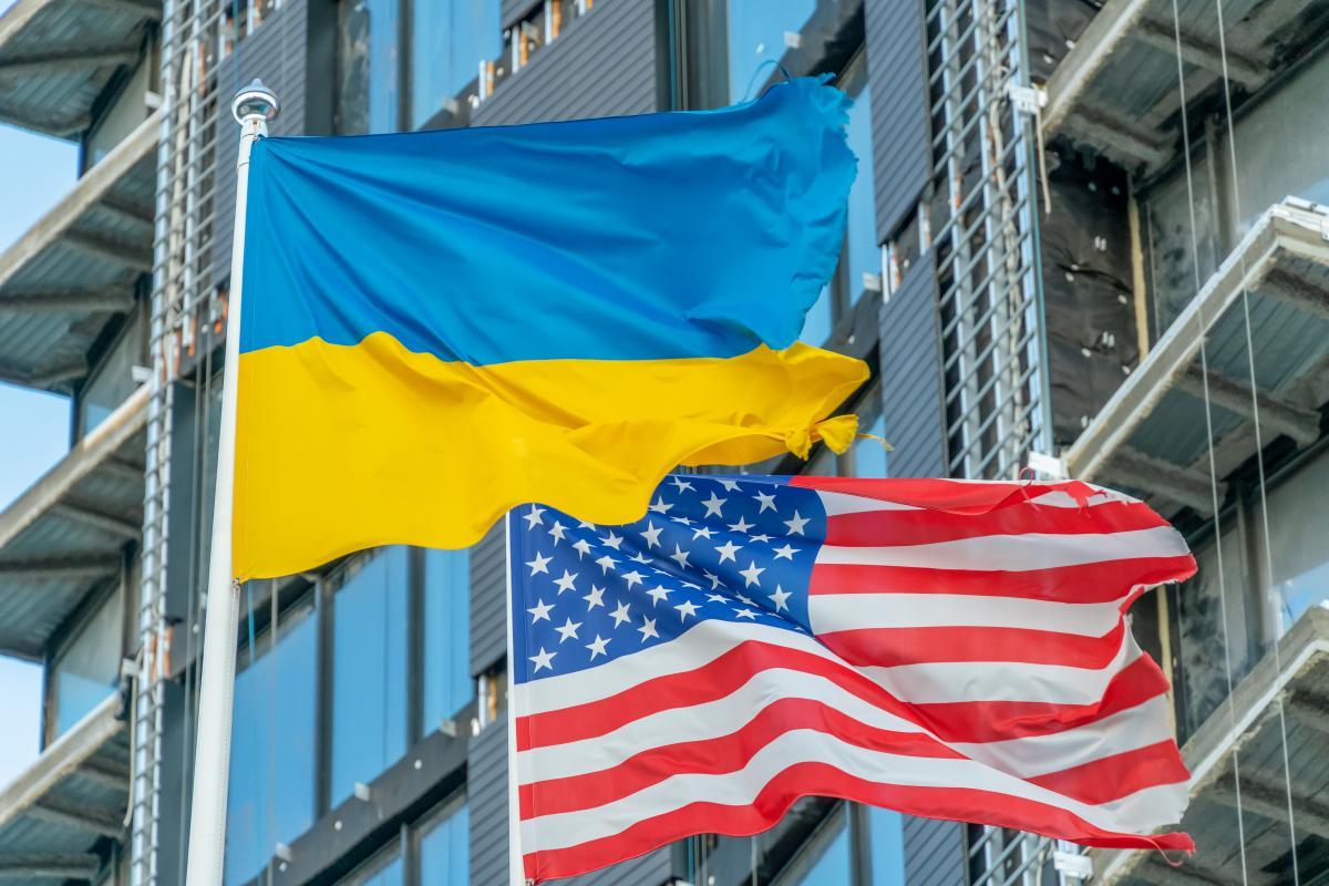 Чому США впевнено діють в Ізраїлі, а обережно - в Україні: Politico розкриває справжню причину.